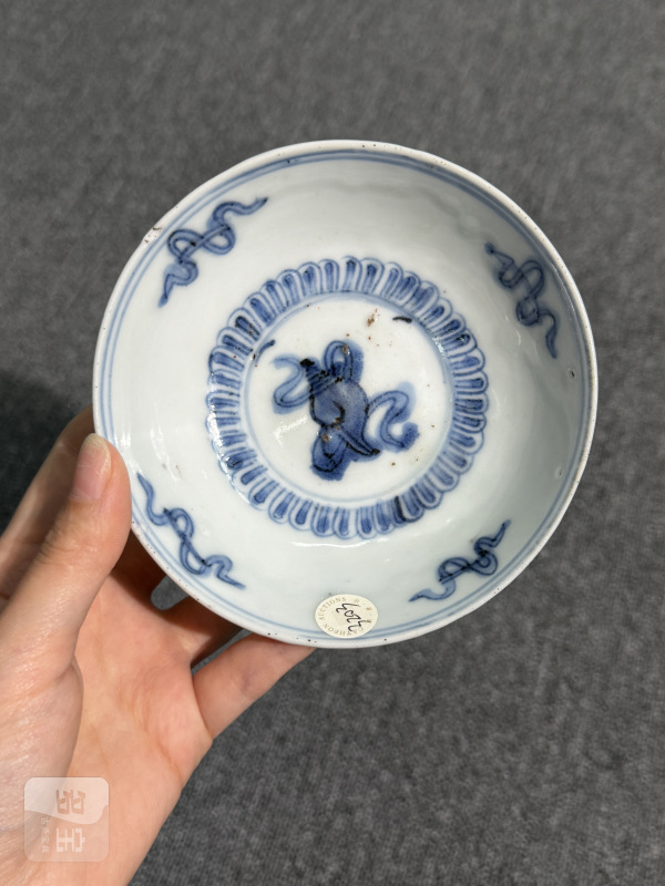 明万历青花海螺纹浅碗 - 图2